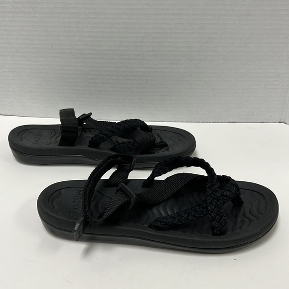 Megnya Women’s Sandals - Picture 4 of 6